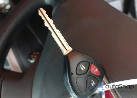 2009 Pontiac Vibe z USA, uszkodzony, nr VIN 5Y2SP67889Z472118